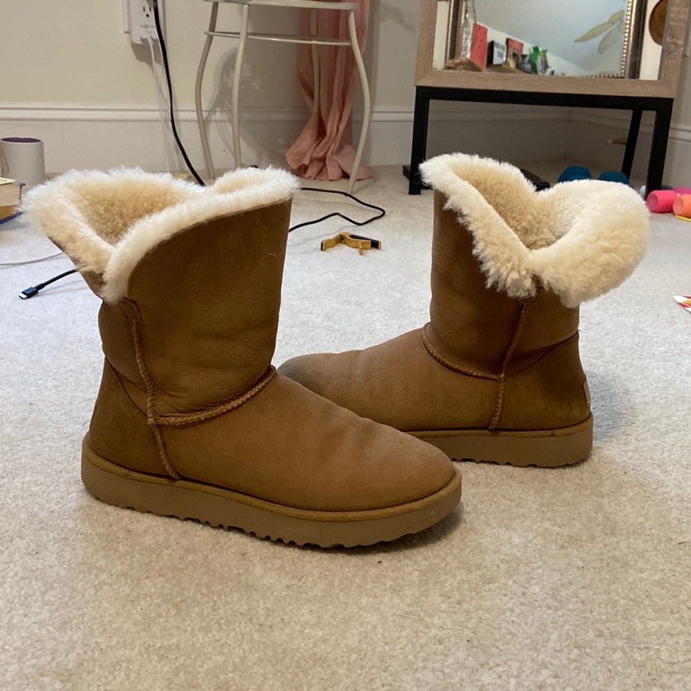 Ugg Boots Women Lightly Used sz 9